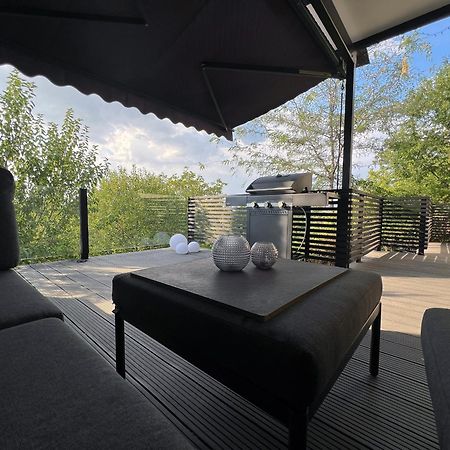 Pergola House In A Green Oasis With Fantastic View 페트로바라딘 외부 사진