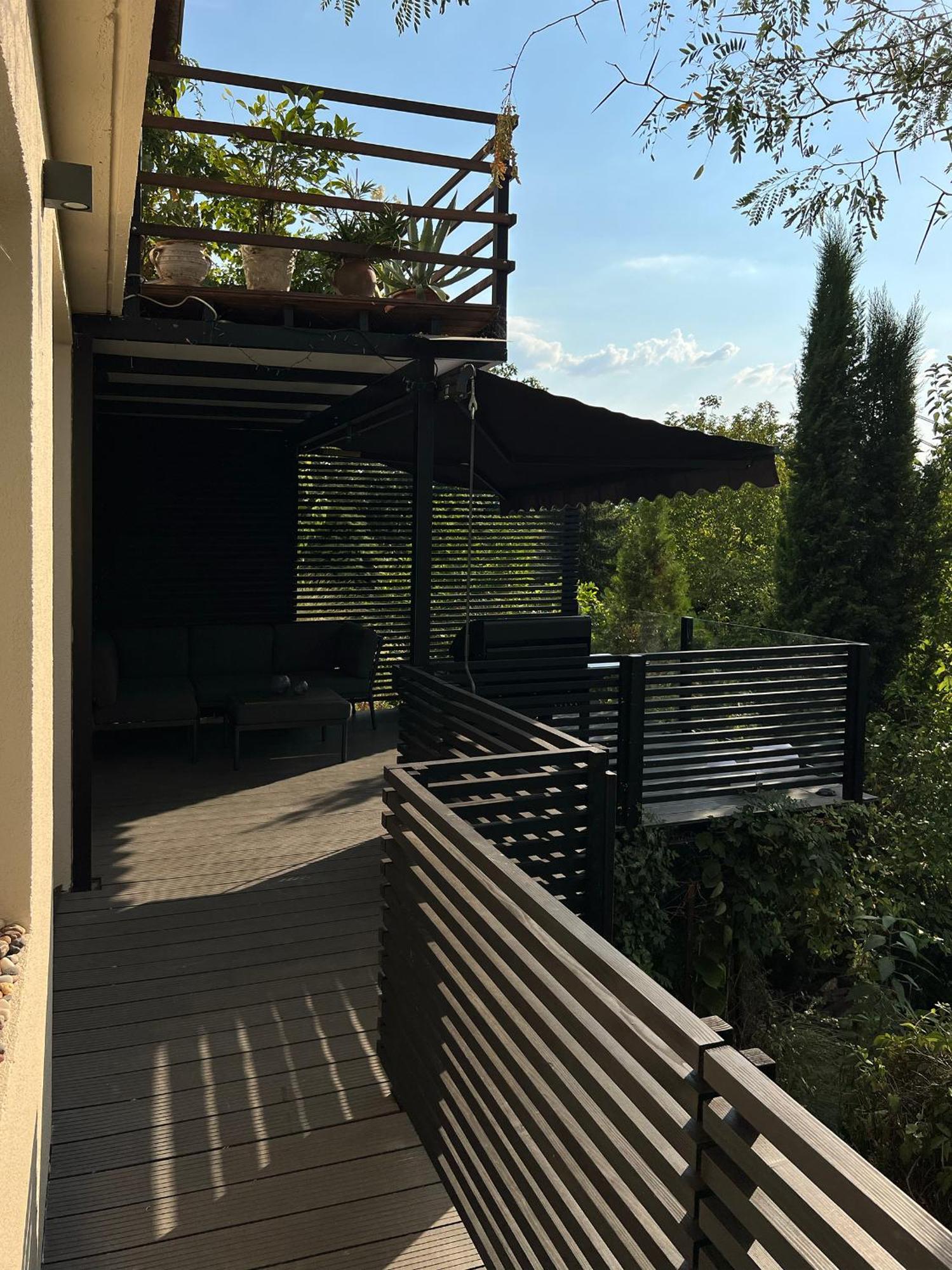 페트로바라딘 Pergola House In A Green Oasis With Fantastic View 아파트 외부 사진